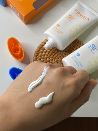 [후르디아] 혼합자차 선 에센스+톤업 선크림 2종 — 5점을 준 리뷰어가 2021년 4월 올린 사용 사진