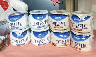 매일바이오 그릭요거트 오리지널 플레인 4개, 로스터리 커피믹스 4개 — 5점을 준 리뷰어가 2021년 12월 올린 사용 사진