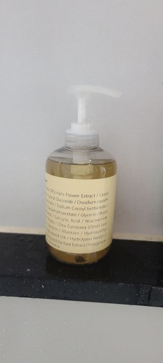 빅그린 안티 헤어로스 탈모 카렌듈라 바이옴 샴푸 500ml (지성두피용) — 4점을 준 리뷰어가 2022년 8월 올린 사용 사진