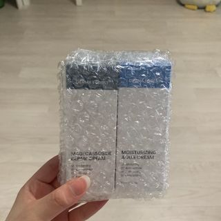 더마포레스트 마데카소사이드 리페어 크림,  모이스처라이징 아쿠아크림 — 4점을 준 리뷰어가 2021년 8월 올린 사용 사진