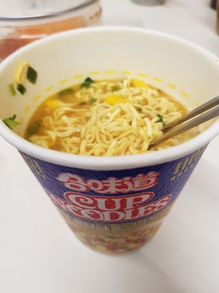NISSIN 닛신 컵누들  4종 - 씨푸드오리지날, 씨푸드 스파이시, 씨푸드 커리, 씨푸드 XO소스 — 5점을 준 리뷰어가 2022년 11월 올린 사용 사진