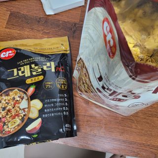 씨알푸드 씨알로 그래놀라 2종 후르츠+크랜베리 아몬드 — 5점을 준 리뷰어가 2022년 7월 올린 사용 사진