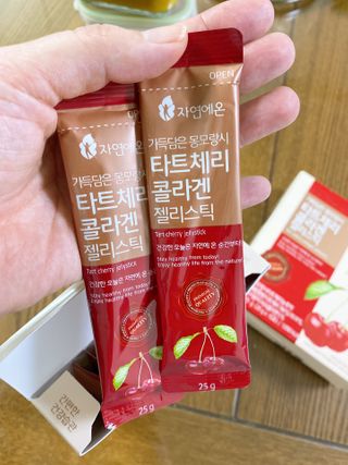 자연에온 가득담은 몽모랑시 타트체리 콜라겐 젤리스틱 — 5점을 준 리뷰어가 2020년 12월 올린 사용 사진