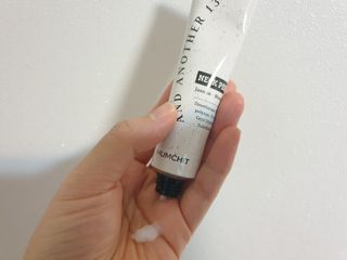 멈칫(MUMCHIT) 넥퍼퓸 NECKPERFUME 2가지 향 — 4.5점을 준 리뷰어가 2021년 11월 올린 사용 사진