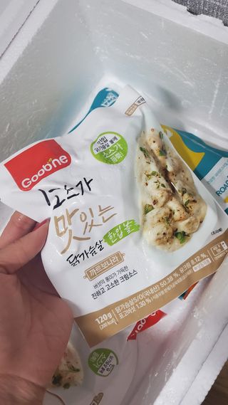 굽네몰 [굽네] 소스가 맛있는 닭가슴살 한입 볼 2종 8팩 — 4점을 준 리뷰어가 2021년 3월 올린 사용 사진