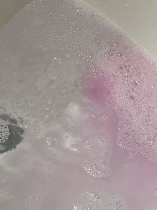 소담스퀘어 상암 Evreryday Bath Bomb Day7(에브리데이 배쓰밤 데이7) / 7종 중 2종 랜덤발송 — 4.5점을 준 리뷰어가 2022년 11월 올린 사용 사진