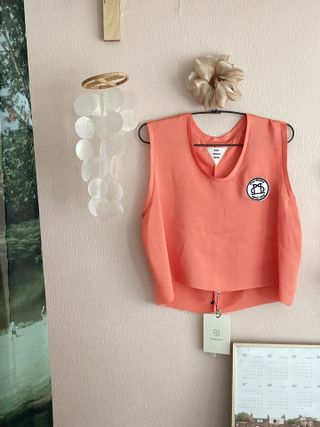 [스테이피플] SILKY SLEEVELESS LOGO TOP — 5점을 준 리뷰어가 2022년 6월 올린 사용 사진