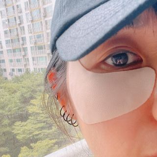 원에이드 알로에사포나리아 투명 골프패치 & 원에이드 하이드로겔 스포츠패치 — 5점을 준 리뷰어가 2022년 8월 올린 사용 사진
