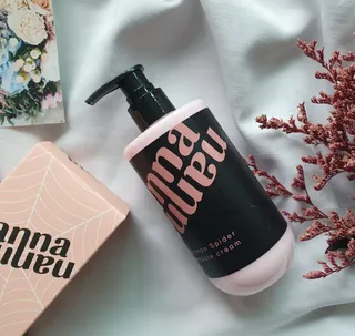 난나 살몬 스파이더 검버섯 미백 톤업 화이트닝 연어 앰플 크림 300ml 대용량 — 5점을 준 리뷰어가 2022년 8월 올린 사용 사진