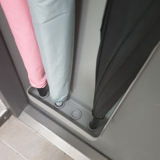 창신리빙 [프랑코 스마트 우산꽂이]  2종 중 택1 똑똑한 정리 수납 — 5점을 준 리뷰어가 2021년 8월 올린 사용 사진