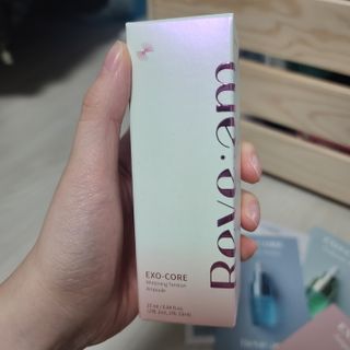 나우 [리브엠] 123억개 엑소좀으로 채운 눈부신 광채, 엑소코어 화이트닝 텐션 앰플 — 5점을 준 리뷰어가 2023년 10월 올린 사용 사진