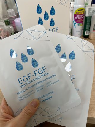 Dr.느루벗 느루벗 EGF FGF 스킨 리커버리 마스크 10장 — 5점을 준 리뷰어가 2021년 4월 올린 사용 사진