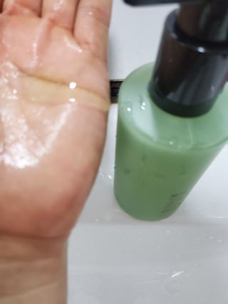 프리마인 메이크업과 들뜨는 각질까지 한방에 깐달걀로! 순하기까지한 셀베이스 그린티클렌저(200ml) — 5점을 준 리뷰어가 2023년 5월 올린 사용 사진