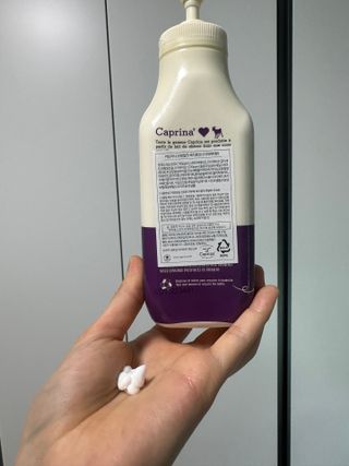 [카프리나]프레쉬 산양밀크 어메이징 바디로션 350ml (시어버터 향) — 5점을 준 리뷰어가 2023년 6월 올린 사용 사진