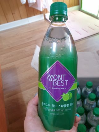 몽베스트 Montbest with Sparkling water Lime20병 — 5점을 준 리뷰어가 2022년 5월 올린 사용 사진