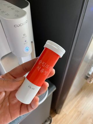 [슬림드랍 석류맛] 건기식 다이어트 보조제 겸 비타민 — 5점을 준 리뷰어가 2022년 2월 올린 사용 사진
