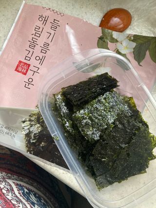 [해림맛김] 들기름에 구운 바삭바삭 김 4종 세트 + 1종 랜덤발송 총5개입 — 5점을 준 리뷰어가 2021년 2월 올린 사용 사진