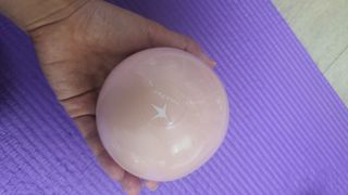 트라택 쿠셔닝 웨이트볼 0.5kg + 1kg SET — 4점을 준 리뷰어가 2022년 6월 올린 사용 사진