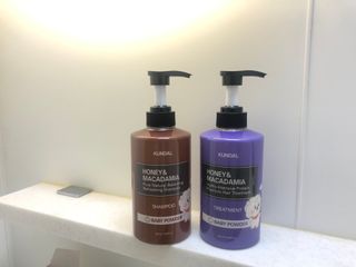 쿤달 [KUNDAL 공식] 프리미엄 헤어 케어 스페셜 세트 샴푸 500ml &amp; 트리트먼트 500ml — 5점을 준 리뷰어가 2021년 3월 올린 사용 사진