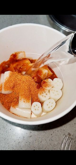 나우  [요리궁리] 매콤달콤 꽃떡볶이 6개입 세트 — 5점을 준 리뷰어가 2025년 1월 올린 사용 사진