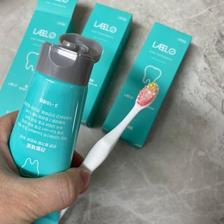 치과에서 쓰는 치약 _ 라벨제로 저불소 꼬마, 키즈, 유아, 베이비, 주니어 안전한 어린이치약 — 5점을 준 리뷰어가 2022년 12월 올린 사용 사진
