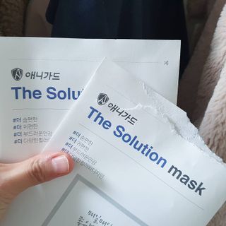 [이지아 마스크] 애니가드 더솔루션마스크, 블랙N화이트 KF94 대형 — 3.5점을 준 리뷰어가 2021년 3월 올린 사용 사진