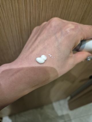 [스킨1004] 마다가스카르 센텔라 히알루-시카 워터핏 선세럼 50ml — 5점을 준 리뷰어가 2024년 5월 올린 사용 사진