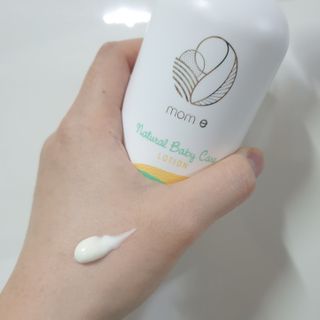 mom e 맘이 내추럴 베이비 케어 샴푸앤바스+로션 — 5점을 준 리뷰어가 2021년 1월 올린 사용 사진