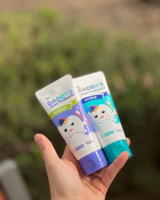 닥터데디스 안심불소 튼튼치약(청포도, 민트 중 택 1) 60g + 여행용 미니 치약 15g — 5점을 준 리뷰어가 2022년 9월 올린 사용 사진