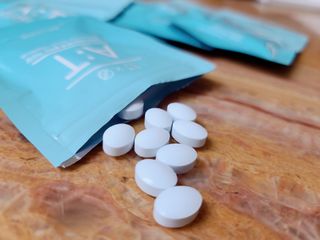 입 냄새 완화에 도움을 주는 에티켓 캔디 앳캔디 스트롱민트 — 5점을 준 리뷰어가 2021년 1월 올린 사용 사진