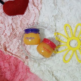 [후르디아] 올리브영 꿀과즙 립밤 2종 (블루베리/석류) — 5점을 준 리뷰어가 2021년 12월 올린 사용 사진