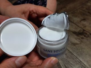 산수시 아쿠아 베네핏 24h 수부지 물광 속건조 수분크림 50ml — 5점을 준 리뷰어가 2021년 7월 올린 사용 사진
