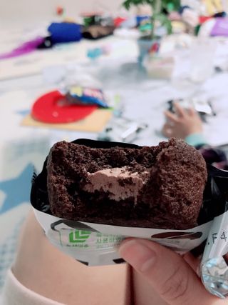 롯데제과 까망카스타드 더블초코 — 5점을 준 리뷰어가 2021년 5월 올린 사용 사진