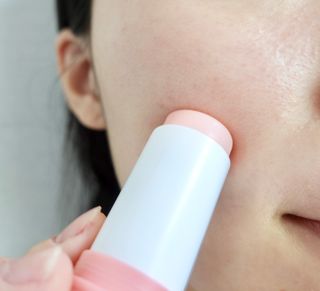 스킨큐어 산다화 카멜리아 안티 링클 멀티밤 — 5점을 준 리뷰어가 2022년 3월 올린 사용 사진