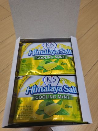 마요라 히말라야 솔트 캔디 2종-페퍼민트 맛, 라임민트 맛 — 4점을 준 리뷰어가 2022년 12월 올린 사용 사진