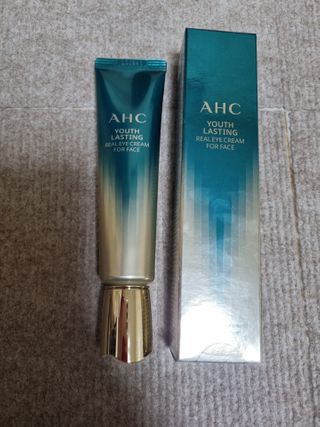 [NEW 탄력유턴 아이크림] AHC 유스 래스팅 리얼 아이크림 포 페이스 — 5점을 준 리뷰어가 2021년 2월 올린 사용 사진