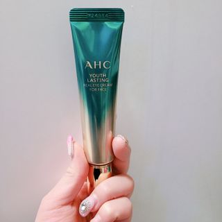 [NEW 탄력유턴 아이크림] AHC 유스 래스팅 리얼 아이크림 포 페이스 — 5점을 준 리뷰어가 2021년 3월 올린 사용 사진