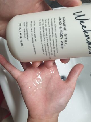 [위켄더스] 기분좋은 하루를 선사해주는 핸드& 바디워시 1종 랜덤발송 — 4점을 준 리뷰어가 2022년 5월 올린 사용 사진