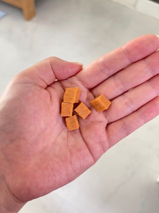 페페로니 진짜 오메가3 연어+소고기 180g+180g — 5점을 준 리뷰어가 2021년 7월 올린 사용 사진