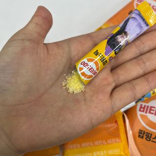 광동생활건강 비타500 팝핑스틱 — 5점을 준 리뷰어가 2023년 8월 올린 사용 사진