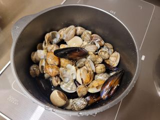 [푸딩팩토리] 바지락홍합탕 500g / 얼큰바지락홍합탕 590g — 5점을 준 리뷰어가 2022년 10월 올린 사용 사진