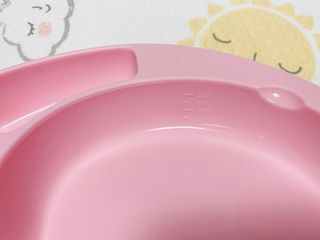 유비맘 캐릭터 실리콘 흡착 식판_색상 랜덤발송 — 4점을 준 리뷰어가 2021년 1월 올린 사용 사진