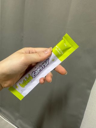[1박스 구매평] 휘티부스터 데일리 샤인 스틱 선&브라이트닝 케어 이너뷰티 — 5점을 준 리뷰어가 2025년 9월 올린 사용 사진