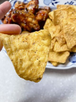 롯데제과 도리토스 갈비천왕치킨맛 X 굽네 갈비천왕 — 5점을 준 리뷰어가 2021년 7월 올린 사용 사진
