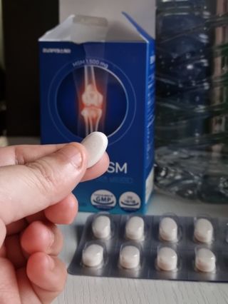 [경남제약헬스케어]케어플러스 관절엔 MSM 1000mg 60정/1개월분/관절/뼈/연골 영양/비타민D+아연/1일2정 — 2.5점을 준 리뷰어가 2024년 1월 올린 사용 사진