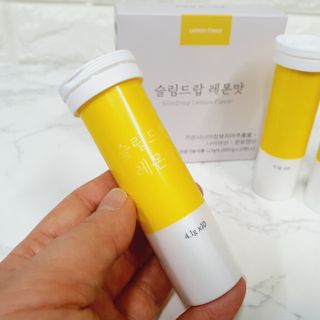 [슬림드랍 레몬맛] 건기식 다이어트 보조제 겸 비타민 — 4.5점을 준 리뷰어가 2022년 1월 올린 사용 사진