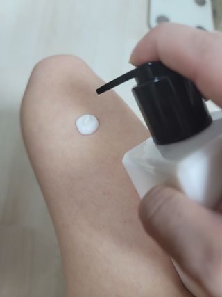 줄라이 모닝 _ JULY MORNING 줄라이모닝 하이드레이팅 퍼퓸드 바디앤핸드 에멀젼 — 4점을 준 리뷰어가 2022년 3월 올린 사용 사진
