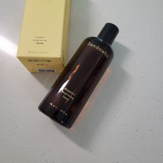 스킨큐어 산다화 비타민c 화이트닝 토너 150ml — 5점을 준 리뷰어가 2022년 2월 올린 사용 사진
