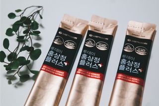 서울약사신협_투데이홍삼정플러스스틱_10g x 30포 — 5점을 준 리뷰어가 2021년 6월 올린 사용 사진