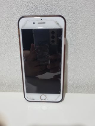 아클리브 Eco 항균 항바이러스 액정 보호필름(iPhone) — 4점을 준 리뷰어가 2022년 7월 올린 사용 사진